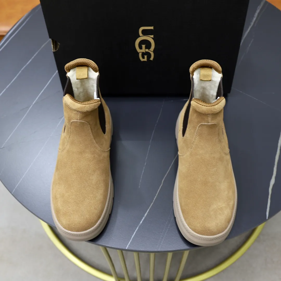 Ex-factory price: 540💰Thick wool imported from Australia Brand: UGG genuine purchase Size: 39-44 (45 customized) Grade: Official website 1:1 Material: First layer of genuine leather waterproof and antifreeze upper Real wool lining Original non-slip and wear-resistant outsole Style category: Men's casual shoes Trendy style Comfortable on the feet Color: Official website color synchronization